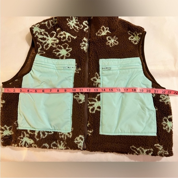 Brown cropped faux fur fleecy xl vest womens cider NWT turquoise front pockets - Picture 9 of 12